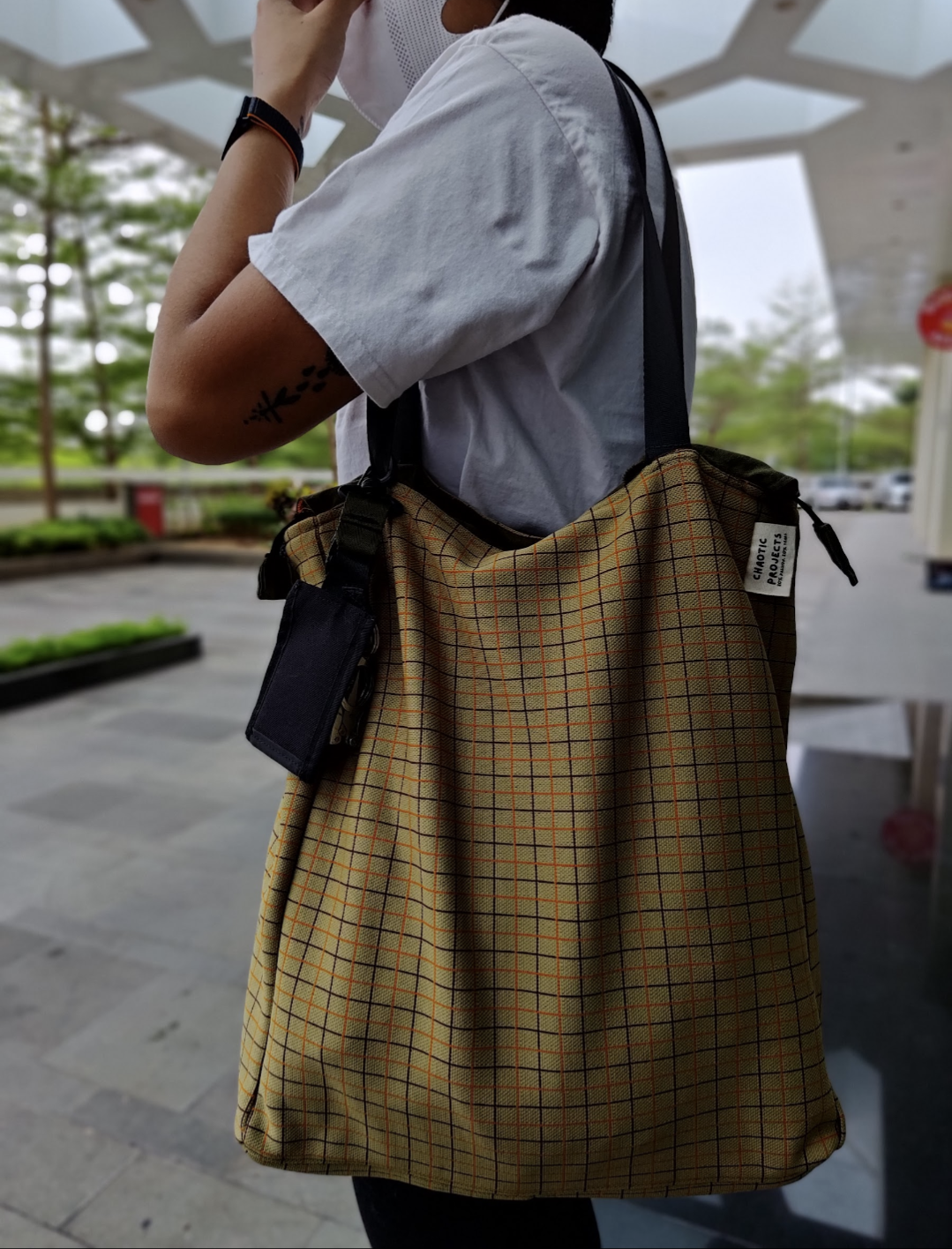 Checkered Tote Bag with Zipper